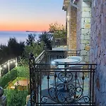 Premium Jonufer Vlorë