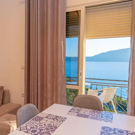Premium Jonufer Vlorë